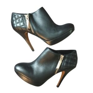 Vince Camuto Engenia Black Leather Ankle Boots High Heeled Platform Booties sz 6